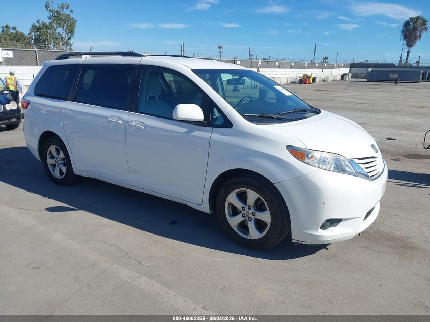 Vin: 5tdkk3dc0fs616361, lot: 46561786, toyota sienna le 8 passenger 2015 img_1