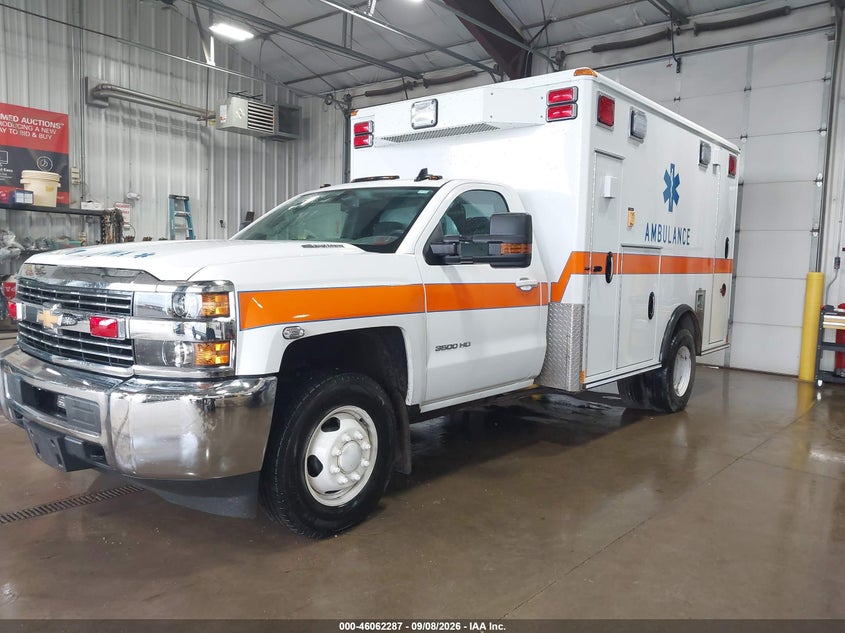 Chevrolet Silverado 3500Hd Chassis - фото 2