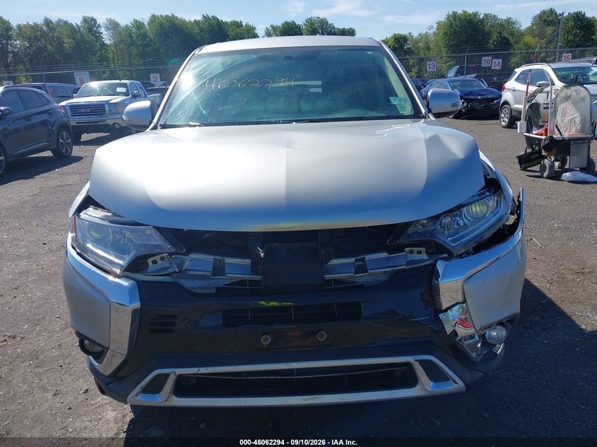 2019 MITSUBISHI OUTLANDER SE · Фото 13