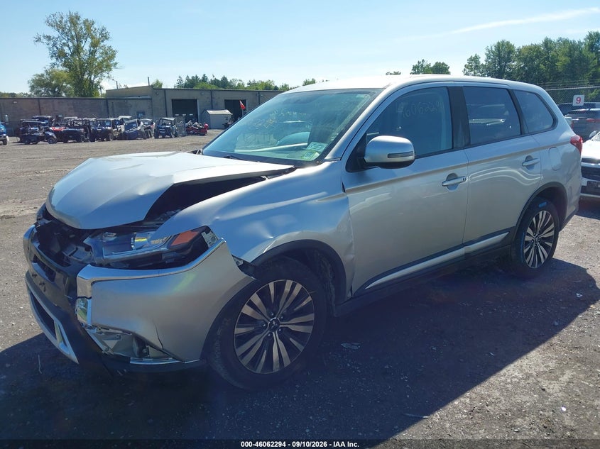 2019 MITSUBISHI OUTLANDER SE · Фото 2