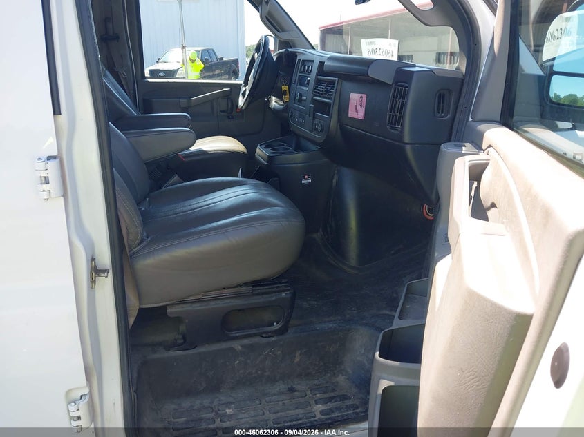 2022 CHEVROLET EXPRESS PASSENGER auction photo 5