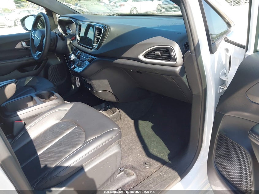 CHRYSLER PACIFICA 2025 VIN 2C4RC1BG0SR520741