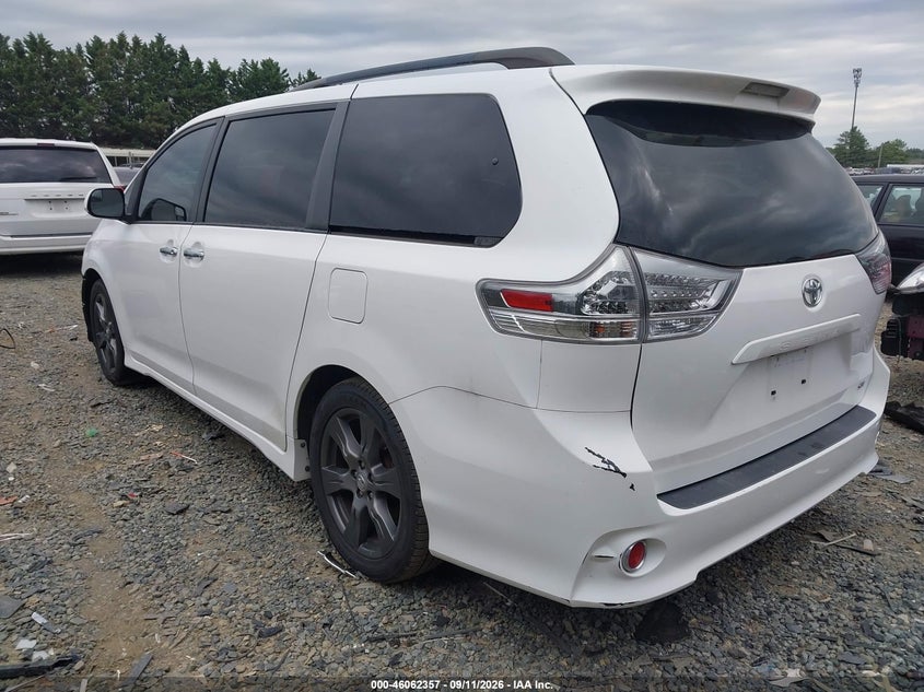 Vin: 5tdxz3dc5hs806855, lot: 46561884, toyota sienna se 8 passenger 20173