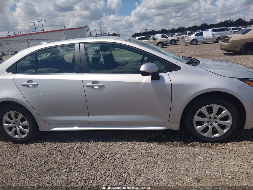 TOYOTA COROLLA - zdjęcie 14