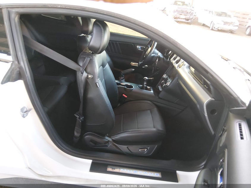 FORD MUSTANG - zdjęcie 8