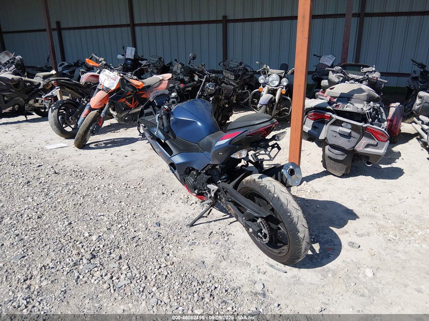 KAWASAKI EX500 2026