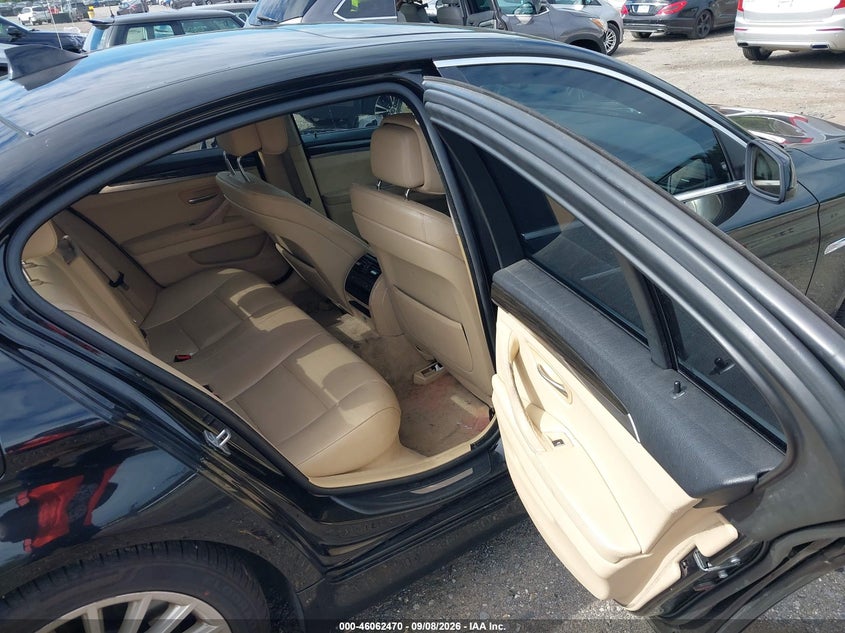 2013 BMW 5ER SEDAN 3.0L I-6 DI, DOHC, VVT, TURBO, PREMIUM , 300HP