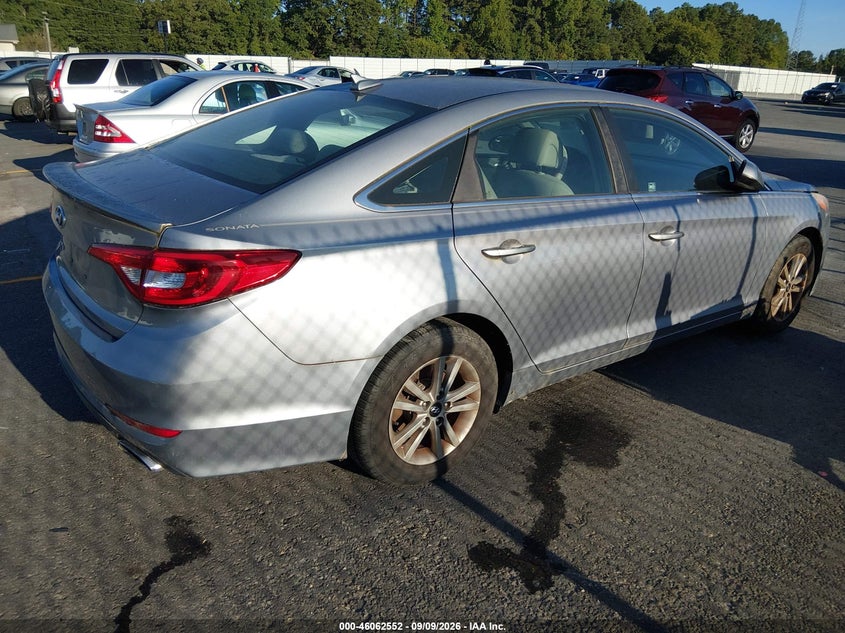 2015 HYUNDAI SONATA auction photo 4