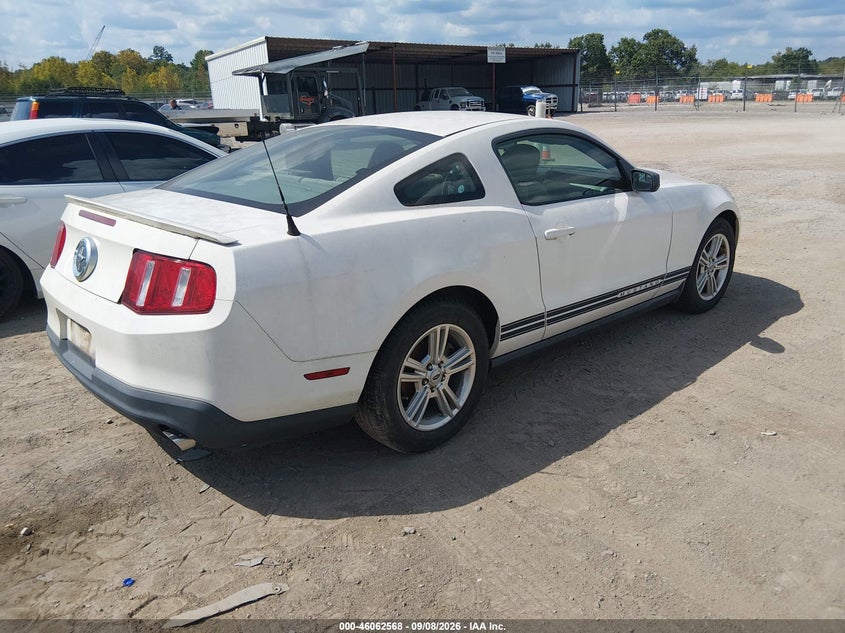 2011 FORD MUSTANG auction photo 4