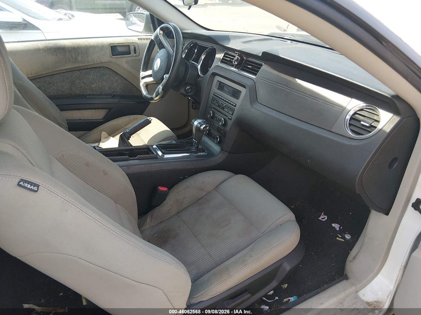 2011 FORD MUSTANG auction photo 5