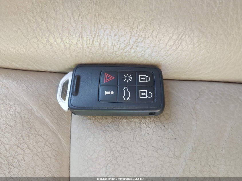 VOLVO XC60 2014 VIN YV4952DL8E2553738
