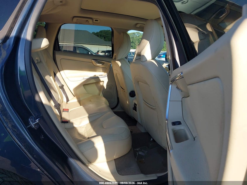 2014 VOLVO XC60 auction photo 8