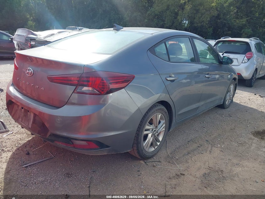 2019 HYUNDAI ELANTRA auction photo 4
