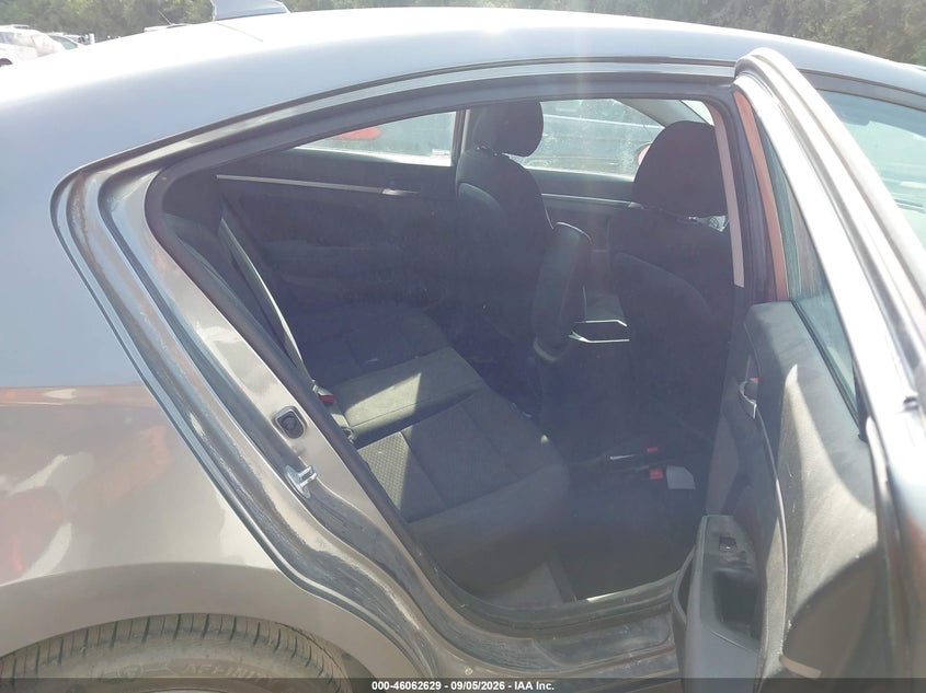 2019 HYUNDAI ELANTRA auction photo 8
