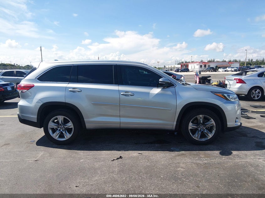 TOYOTA HIGHLANDER - zdjęcie 13