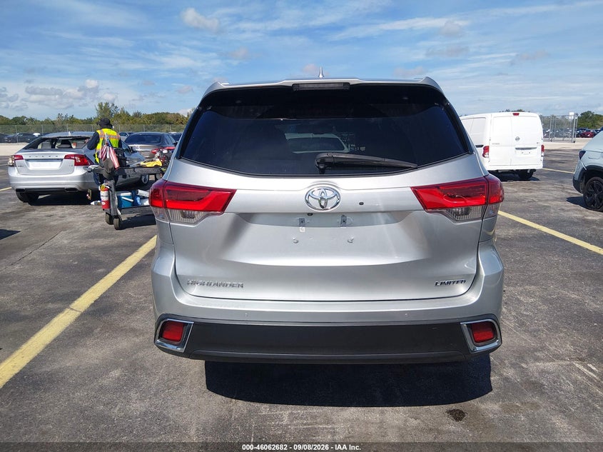 TOYOTA HIGHLANDER - zdjęcie 16