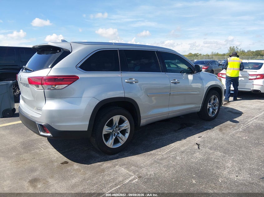 TOYOTA HIGHLANDER - zdjęcie 4