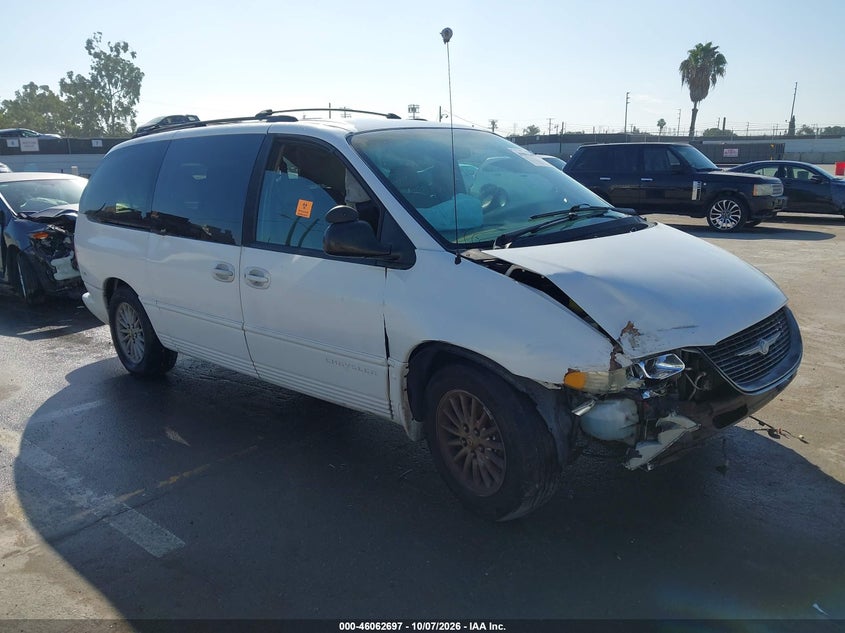1999 Chrysler Town & Country LX