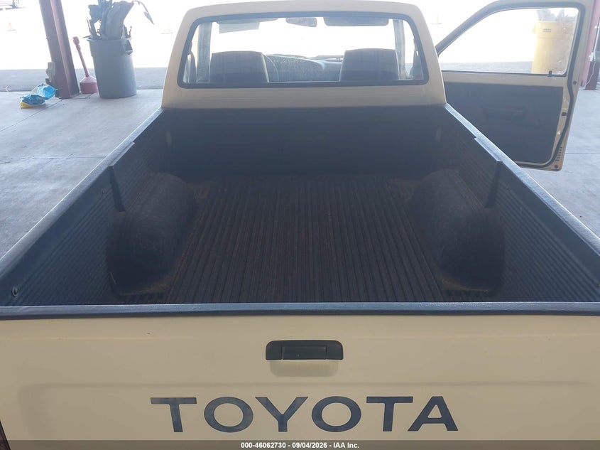 1993 TOYOTA PICKUP auction photo 8