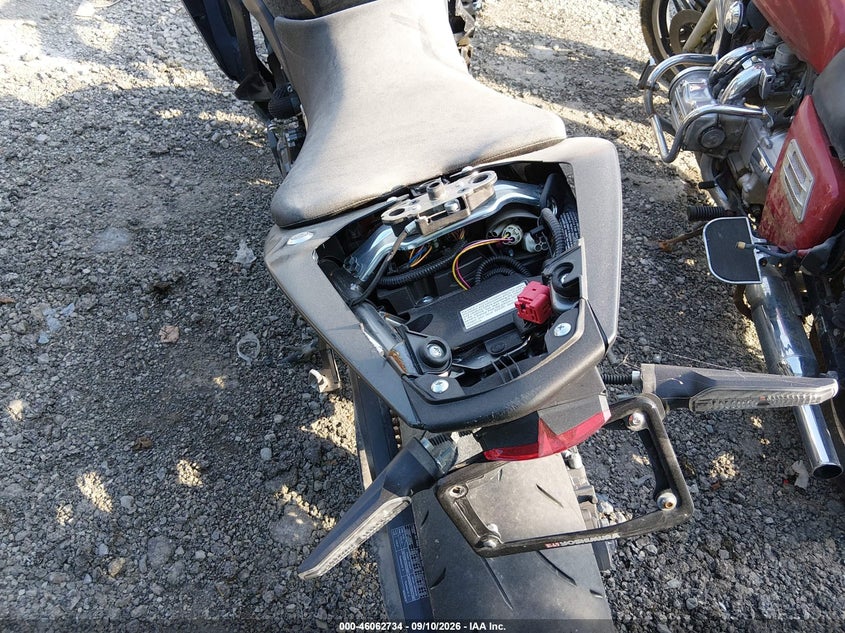 SUZUKI GSX800 2025