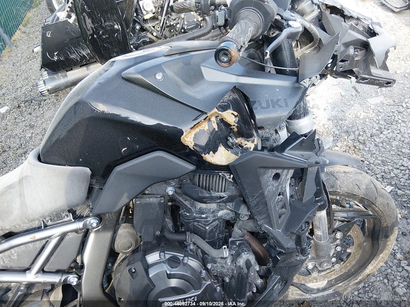 SUZUKI GSX800 2025