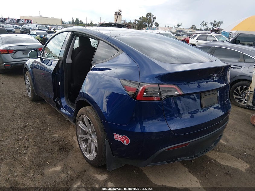 Vin: 7saygdee8pf949076, lot: 46562275, tesla model y awd/long range dual motor all-wheel drive 20233