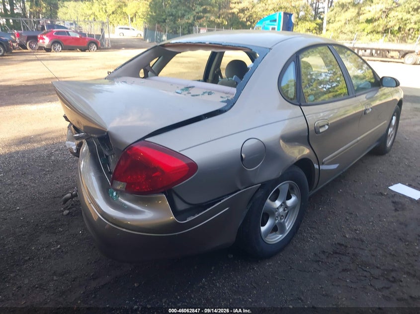 2002 FORD TAURUS auction photo 4