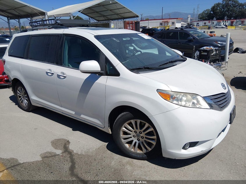 Vin: 5tdyz3dc9hs812713, lot: 46562432, toyota sienna xle 8 passenger 2017 img_1