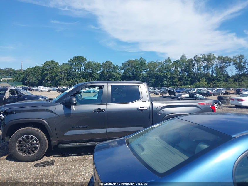 TOYOTA TUNDRA - zdjęcie 14