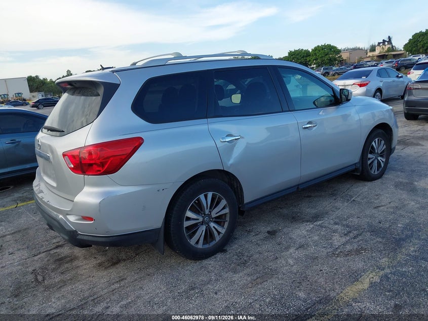 2017 NISSAN PATHFINDER auction photo 4