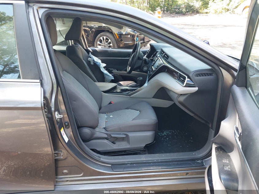 TOYOTA CAMRY - zdjęcie 5