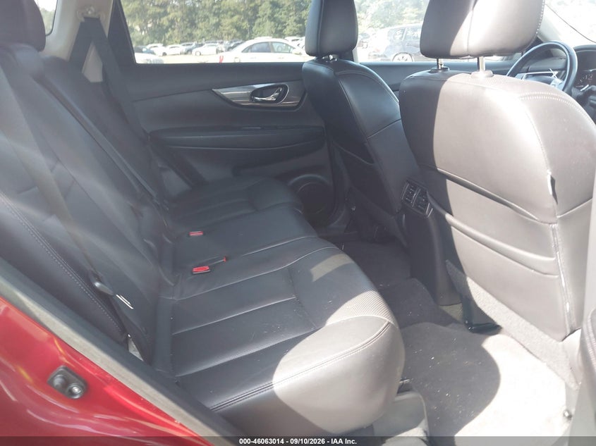 2015 NISSAN ROGUE auction photo 8