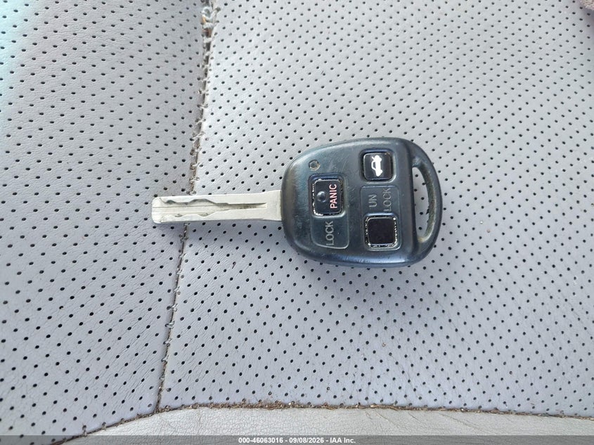 LEXUS ES 330 2005 VIN JTHBA30G355084196