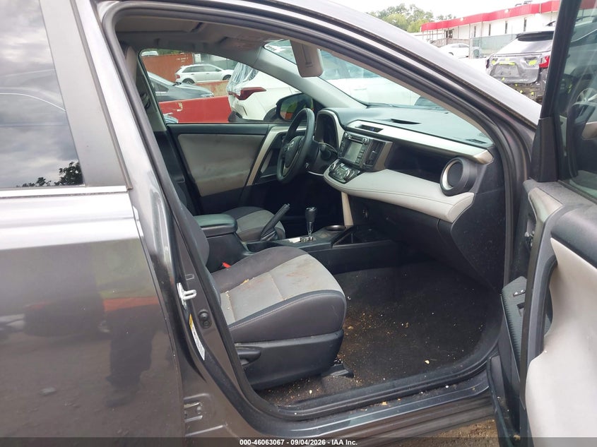 2015 TOYOTA RAV4 auction photo 5