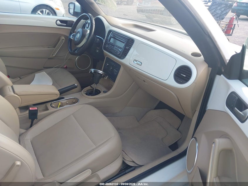 2014 VOLKSWAGEN BEETLE auction photo 5