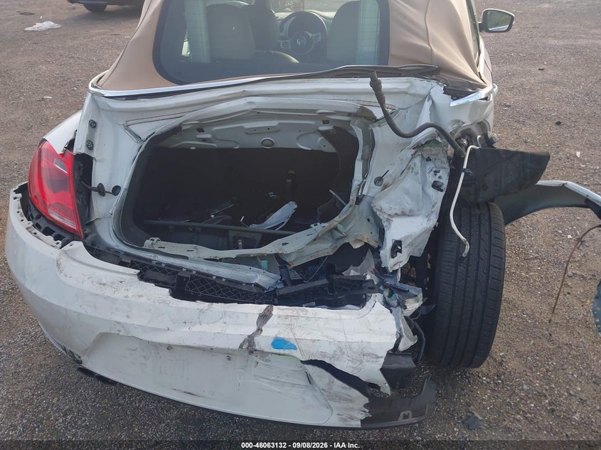 2014 VOLKSWAGEN BEETLE auction photo 6