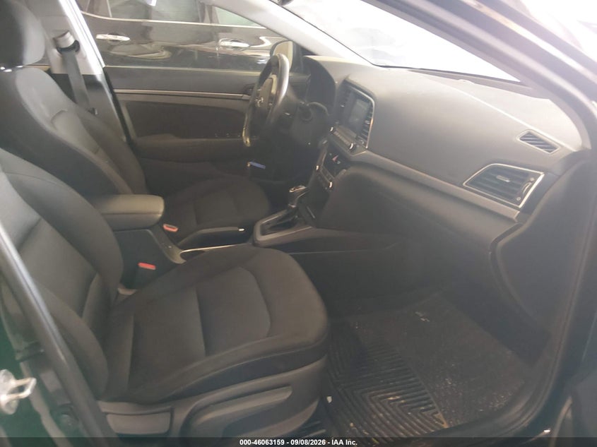 2017 HYUNDAI ELANTRA auction photo 5
