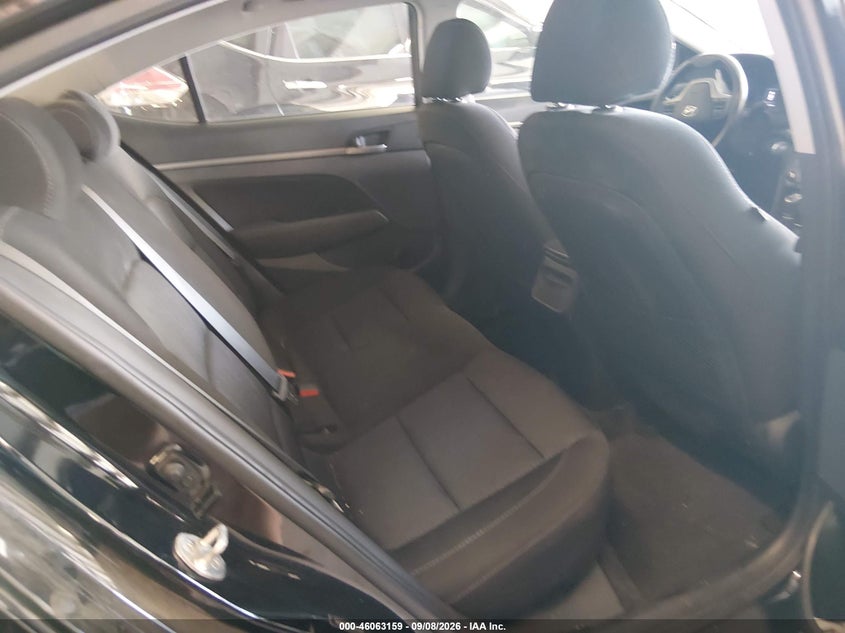 2017 HYUNDAI ELANTRA auction photo 8