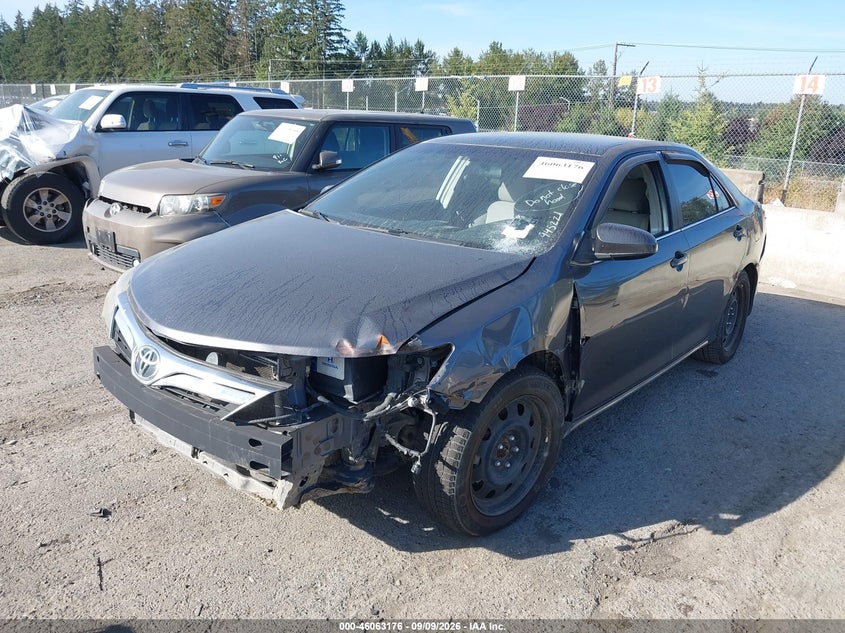 Vin: 4t1bf1fk4eu330757, lot: 46562703, toyota camry le 20142