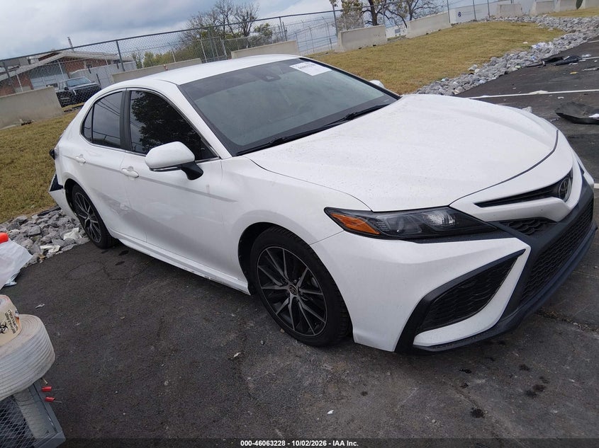 Vin: 4t1g11ak9pu786560, lot: 46562755, toyota camry se 2023 img_1