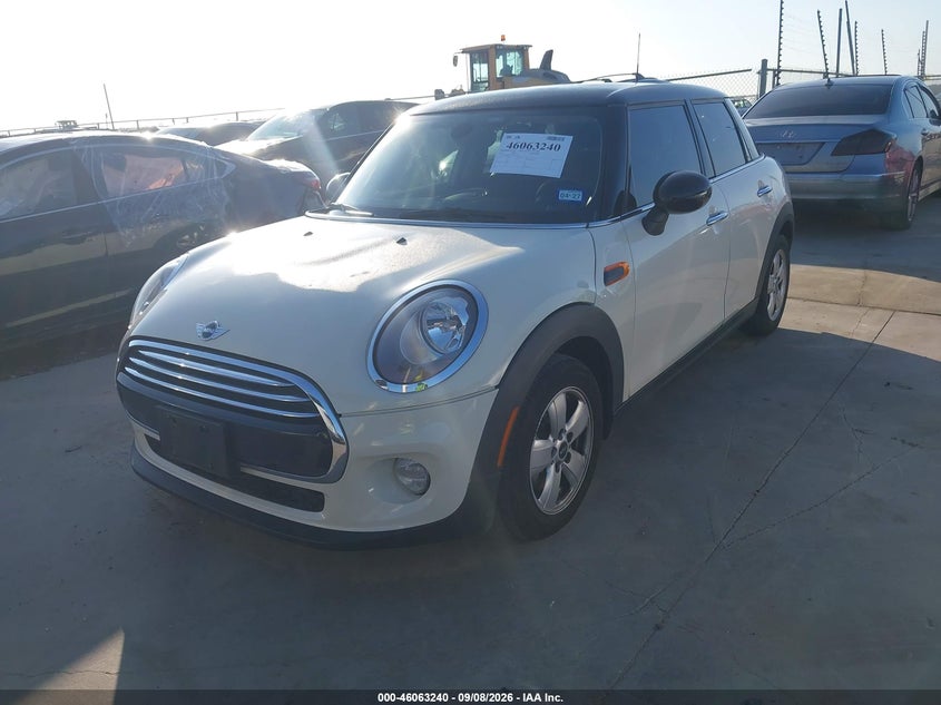 2015 MINI HARDTOP auction photo 2