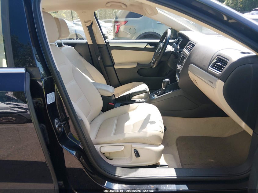 2013 VOLKSWAGEN JETTA HYBRID auction photo 5
