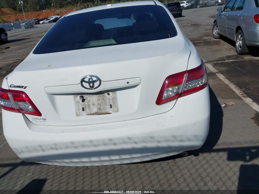 2011 TOYOTA CAMRY · Photo 16