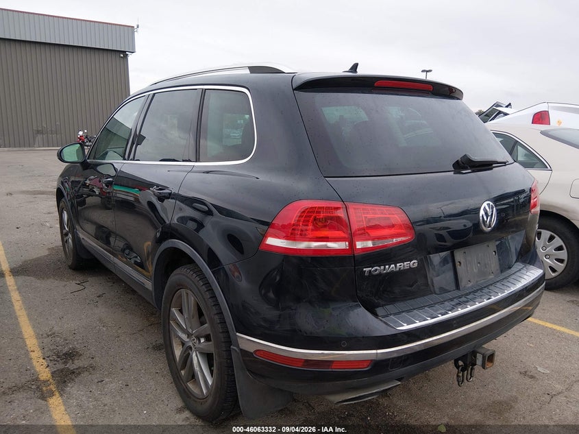 2016 VOLKSWAGEN TOUAREG auction photo 3