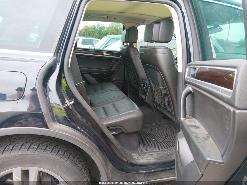 2016 VOLKSWAGEN TOUAREG auction photo 8