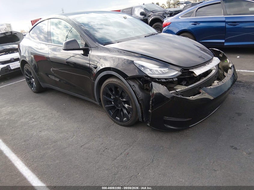 TESLA MODEL Y - zdjęcie 1