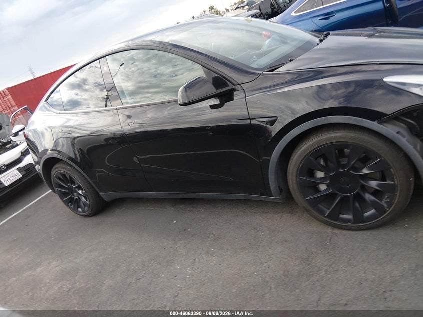 TESLA MODEL Y - zdjęcie 15