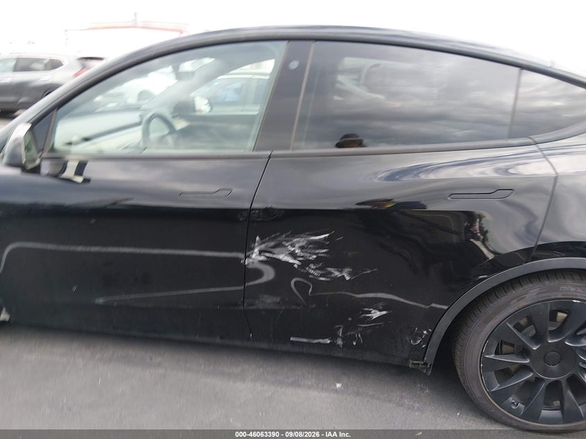 TESLA MODEL Y - zdjęcie 16