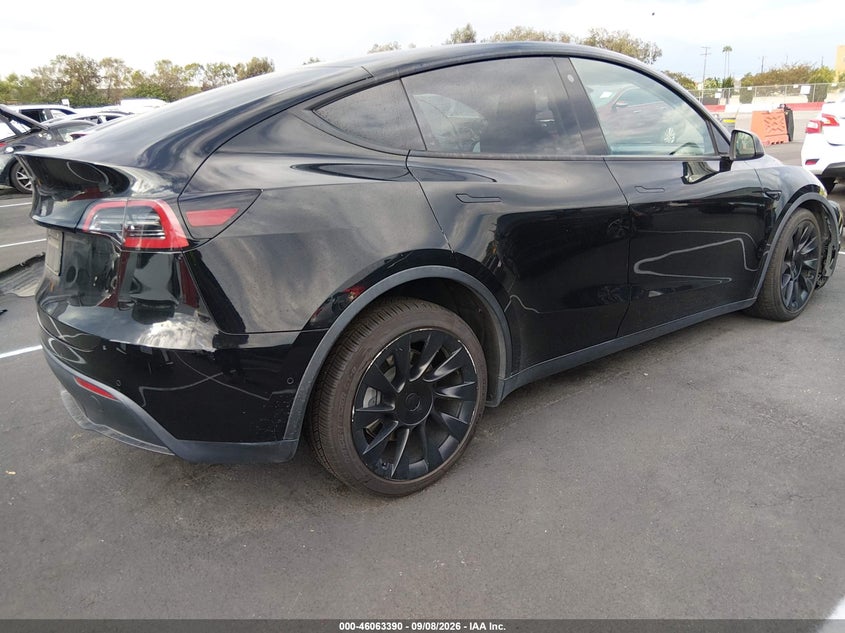 TESLA MODEL Y - zdjęcie 4