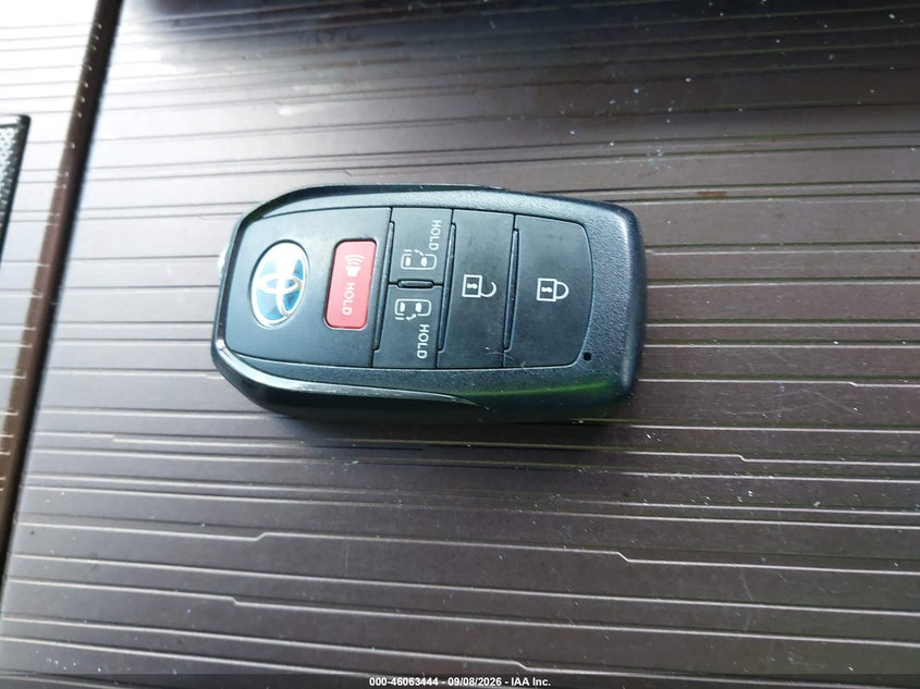 TOYOTA SIENNA - zdjęcie 11